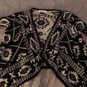 Black and white Patterned H&M sweater !!